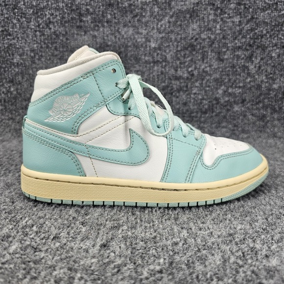Air Jordan 1 Mid Womens Size 6.5 White Light Dew Blue Mid Top Athletic Shoes - Picture 1 of 15